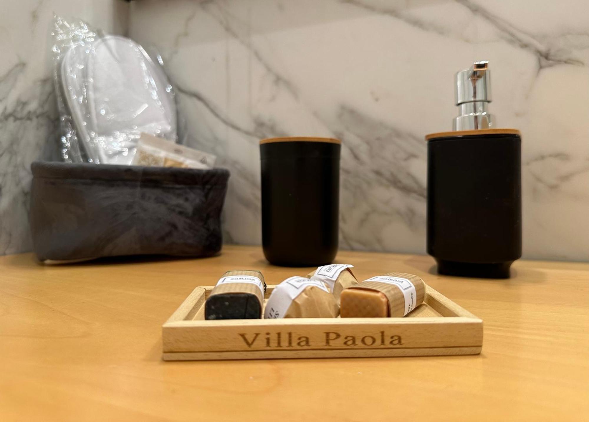 Villa Paola City Center , Luxury House In Town Centre Bari Bagian luar foto